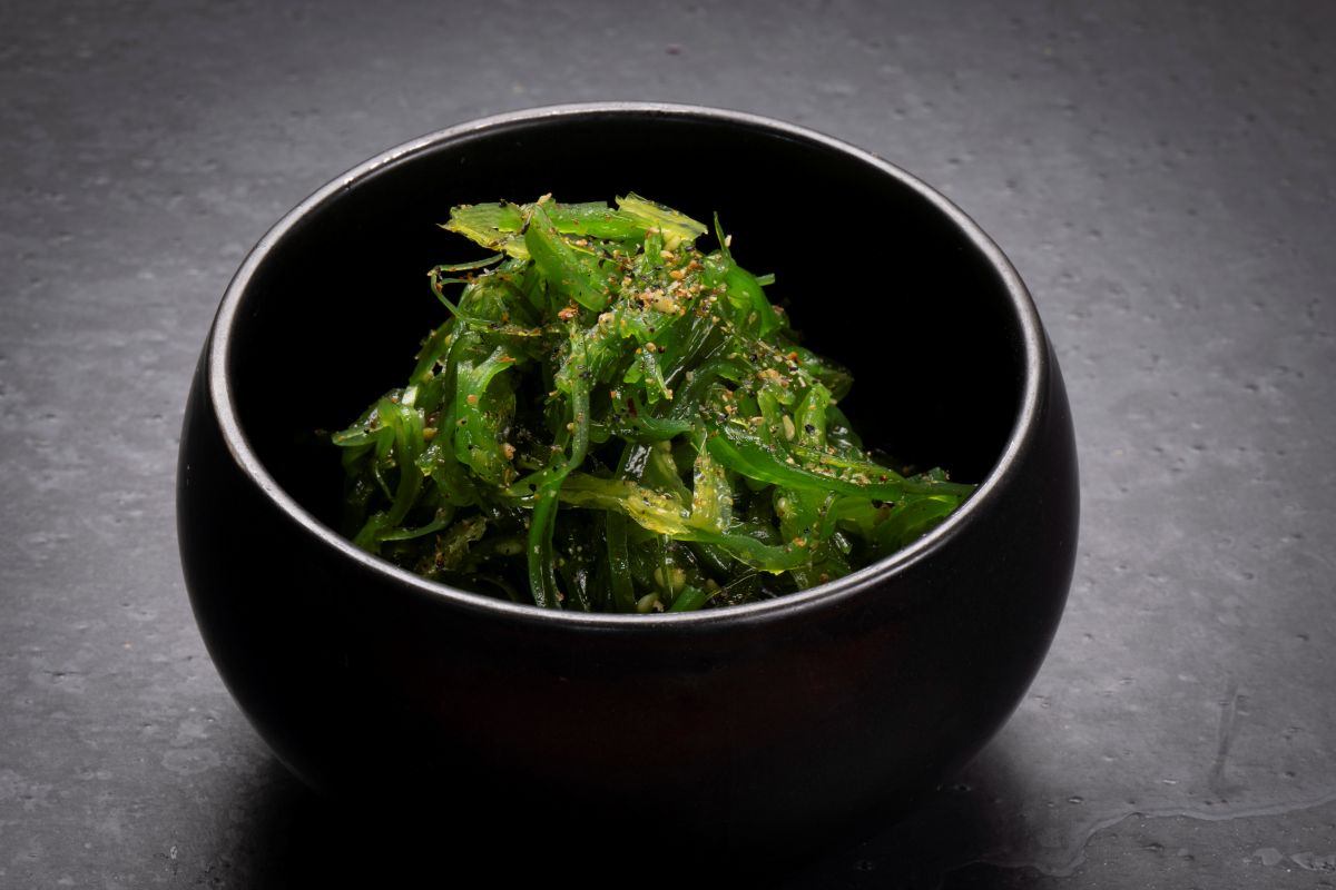 Goma seaweed salad